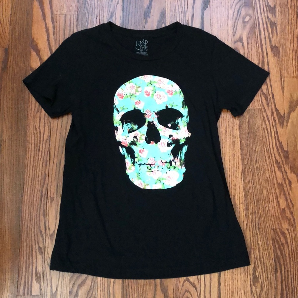 Cute floral skull t shirt Empcyre size small S